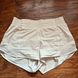 Lululemon HR hotty hot shorts 2.5 inch